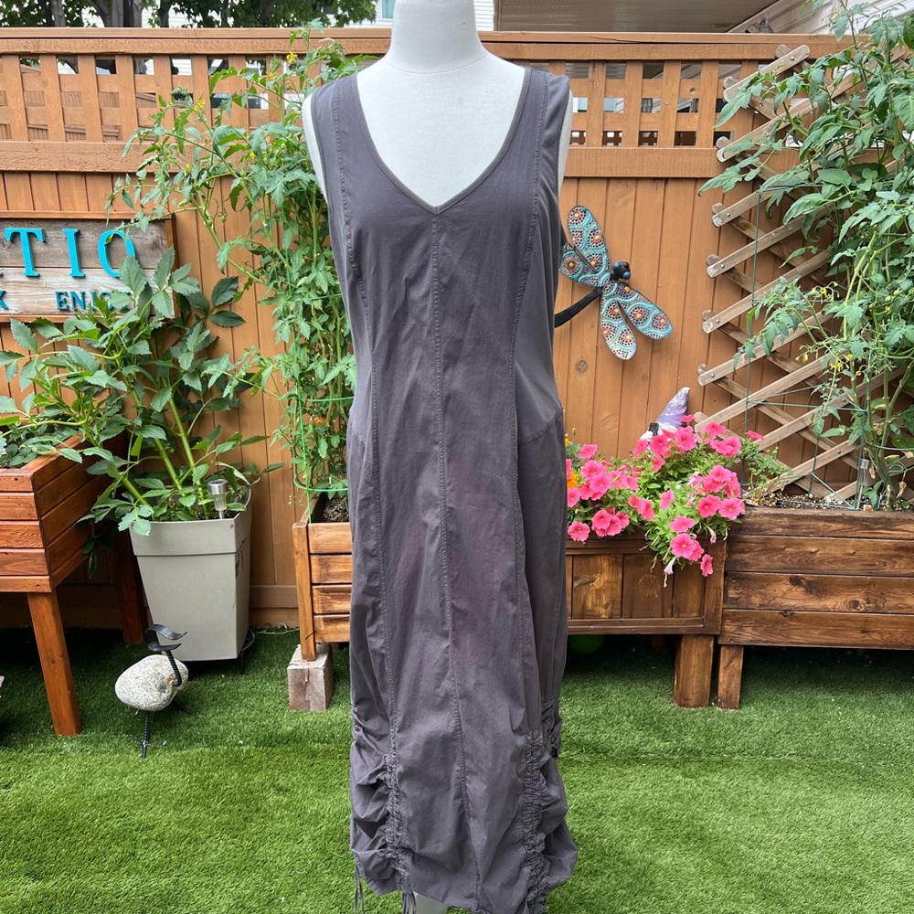 Gorgeous dress, and very flattering   Size L